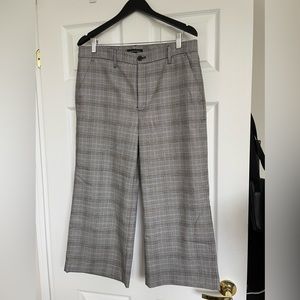 Banana republic wide-leg crop trouser. Size 12 petite.
